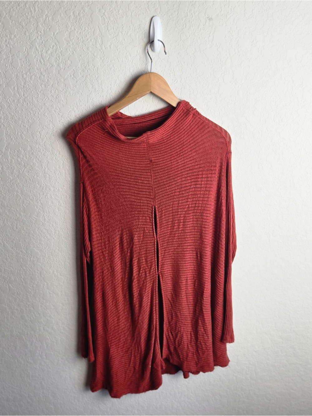 Free People We The Free Size M Lover Rib Split Back Thermal Rust Red Tunic Top - Picture 7 of 12